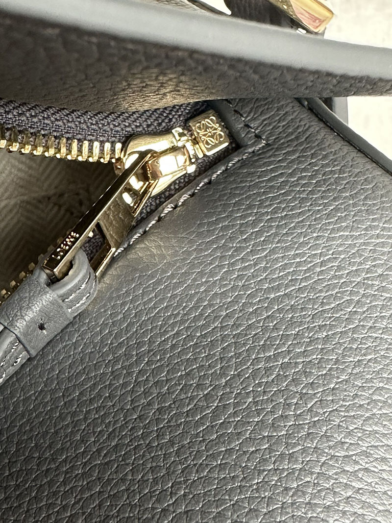 ロエベ 使いやすいバッグ LOEWE パズルバッグ スモール A510P60X30-5544 ディープネイビー ゴールド金具 - 画像 (4)