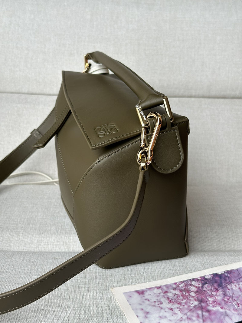 レディース ロエベ バッグ 人気 LOEWE パズルバッグ スモール A510P60X41-3969 ダークカーキグリーン ゴールド金具 - 画像 (6)