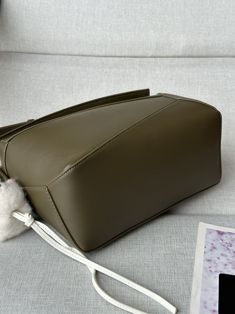 レディース ロエベ バッグ 人気 LOEWE パズルバッグ スモール A510P60X41-3969 ダークカーキグリーン ゴールド金具 - 画像 (5)