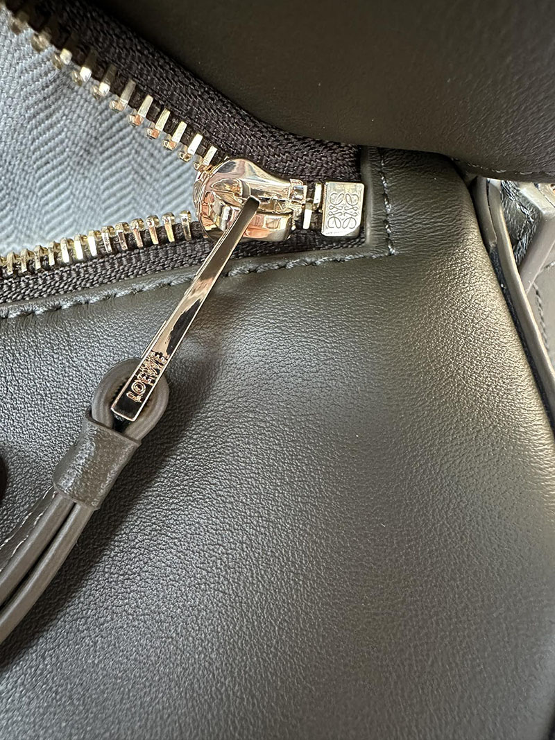 レディース ロエベ バッグ 人気 LOEWE パズルバッグ スモール A510P60X41-3969 ダークカーキグリーン ゴールド金具 - 画像 (3)