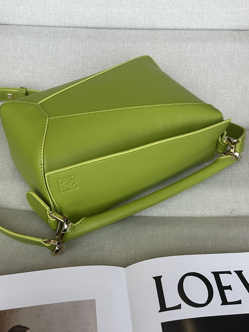 レディース ロエベ バッグ 人気 LOEWE パズルバッグ スモール A510P60X41-6905 グリーンビーン ゴールド金具 - 画像 (6)