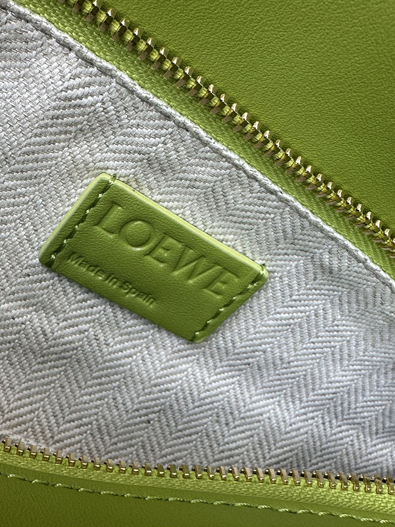 レディース ロエベ バッグ 人気 LOEWE パズルバッグ スモール A510P60X41-6905 グリーンビーン ゴールド金具 - 画像 (4)