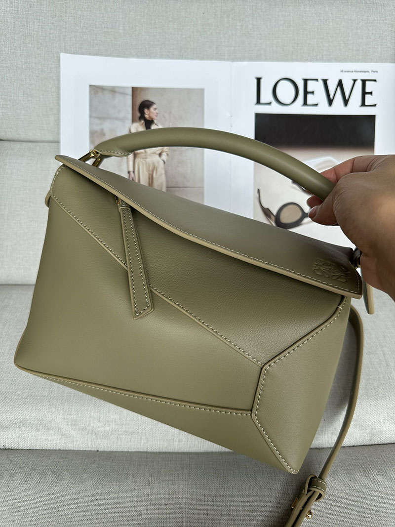 レディース ロエベ バッグ 人気 LOEWE パズルバッグ スモール A510P60X41-8795 オリーブ クラシックカーフ ゴールド金具 - 画像 (7)