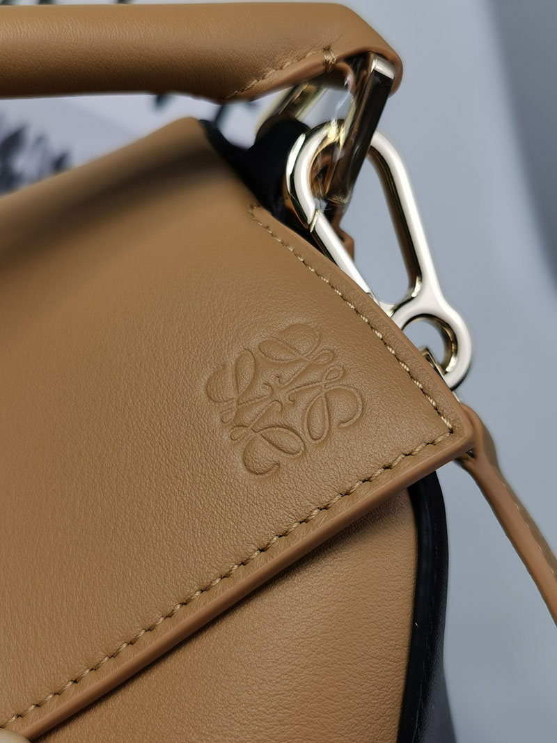 レディース ロエベ バッグ 人気 LOEWE パズルバッグ スモール A510P60X41-4511 ウォームデザート/ブラック クラシックカーフ ゴールド金具 - 画像 (7)