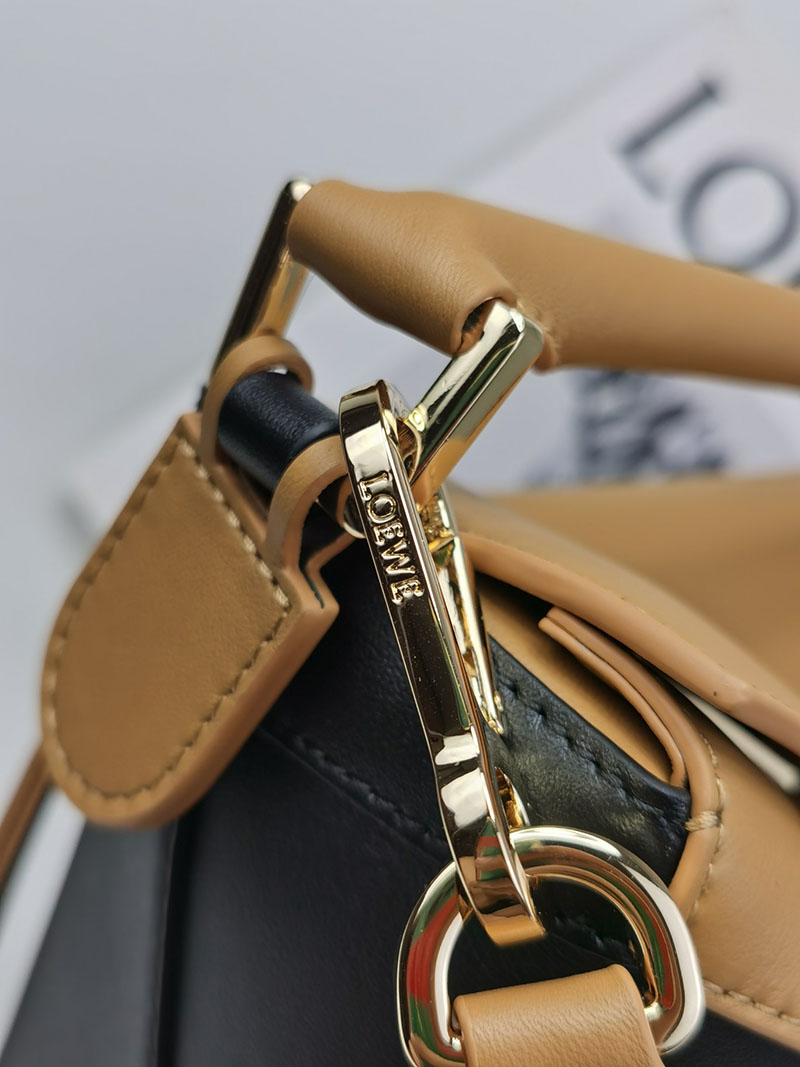 レディース ロエベ バッグ 人気 LOEWE パズルバッグ スモール A510P60X41-4511 ウォームデザート/ブラック クラシックカーフ ゴールド金具 - 画像 (6)