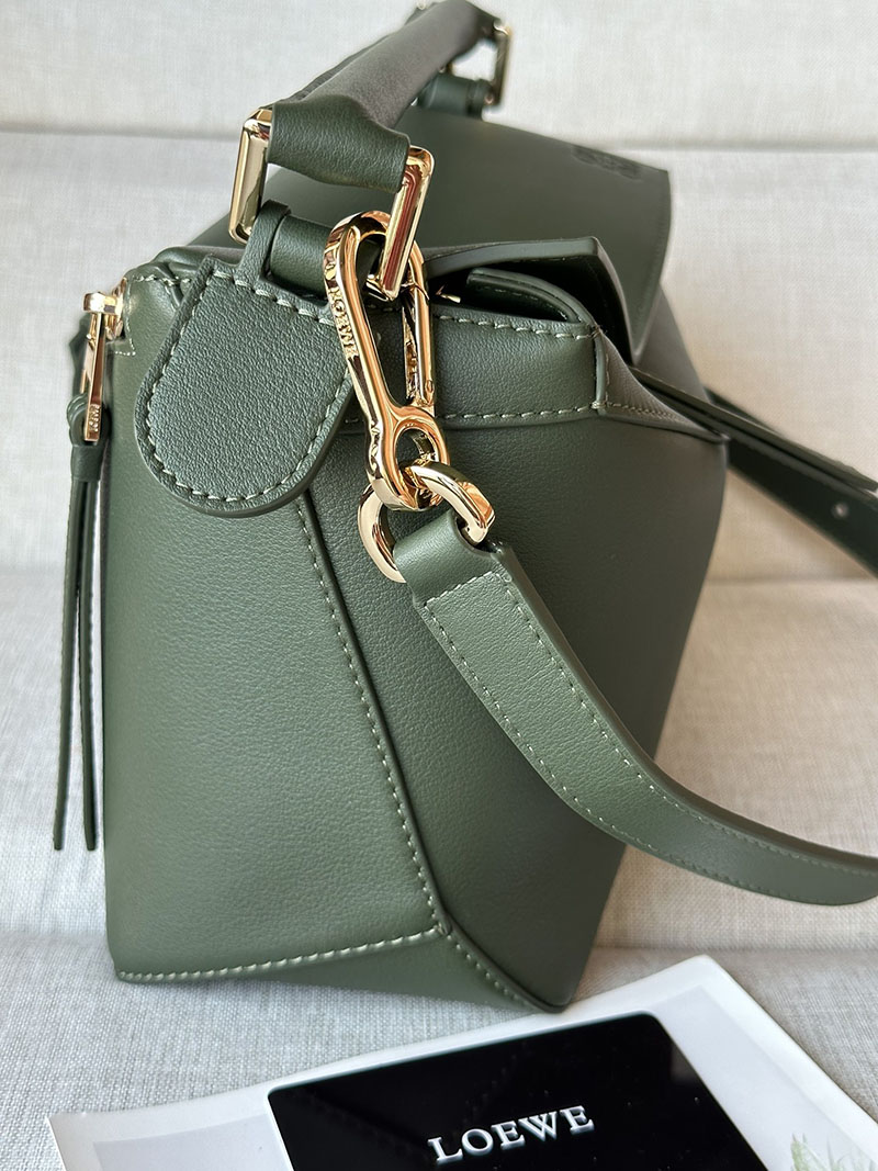 ロエベ パズルバッグ 人気色 LOEWE パズルバッグ スモール A510P60X41-4360 ボトルグリーン クラシックカーフ ゴールド金具 - 画像 (8)