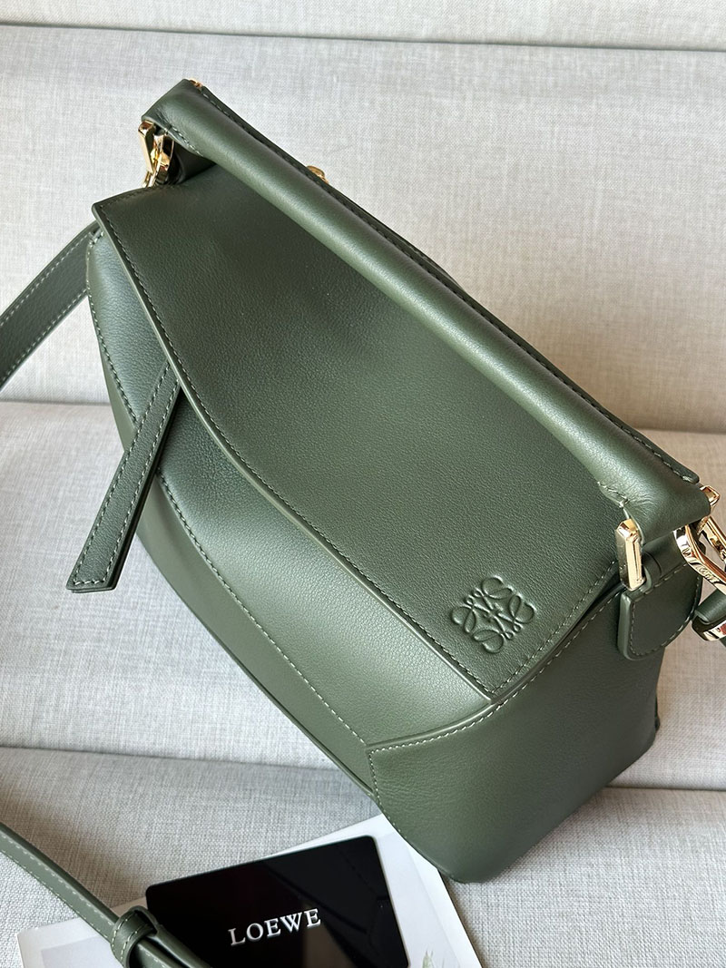 ロエベ パズルバッグ 人気色 LOEWE パズルバッグ スモール A510P60X41-4360 ボトルグリーン クラシックカーフ ゴールド金具 - 画像 (5)