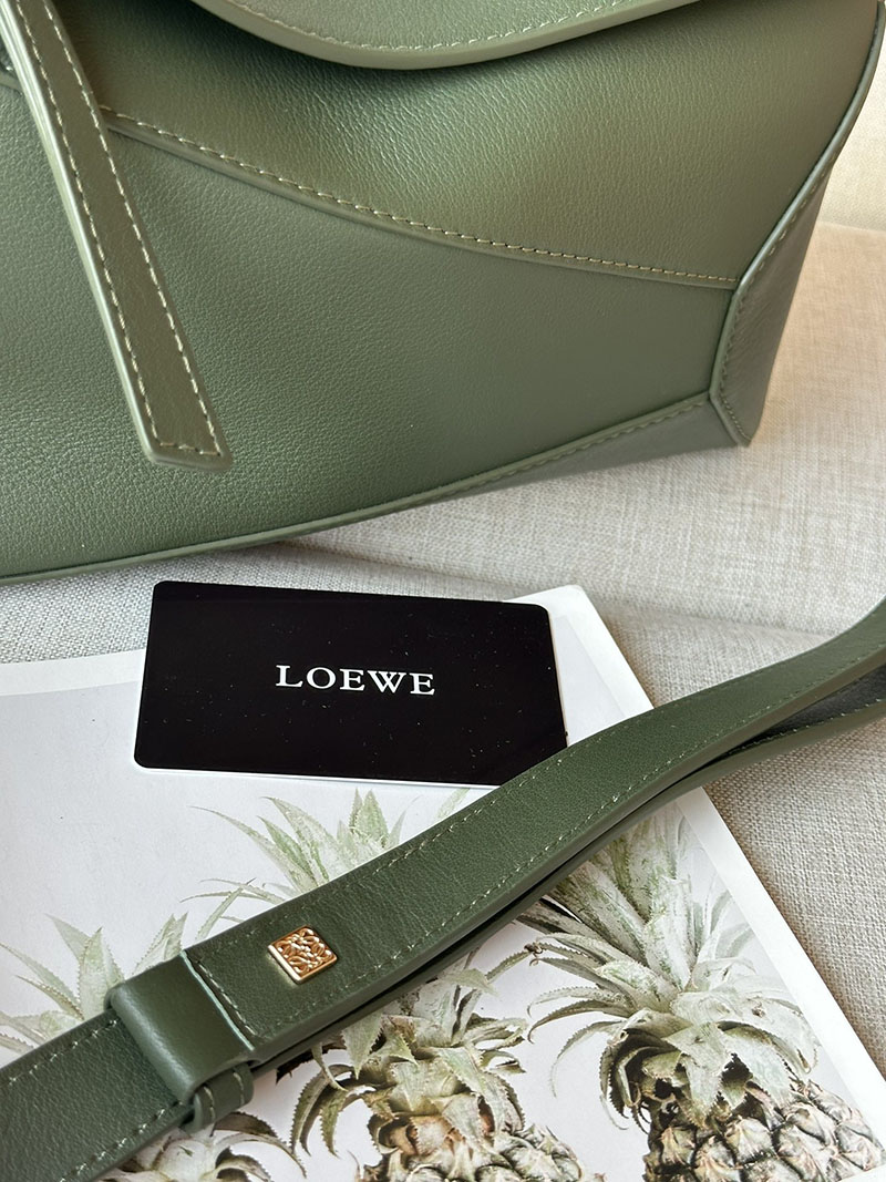 ロエベ パズルバッグ 人気色 LOEWE パズルバッグ スモール A510P60X41-4360 ボトルグリーン クラシックカーフ ゴールド金具 - 画像 (2)