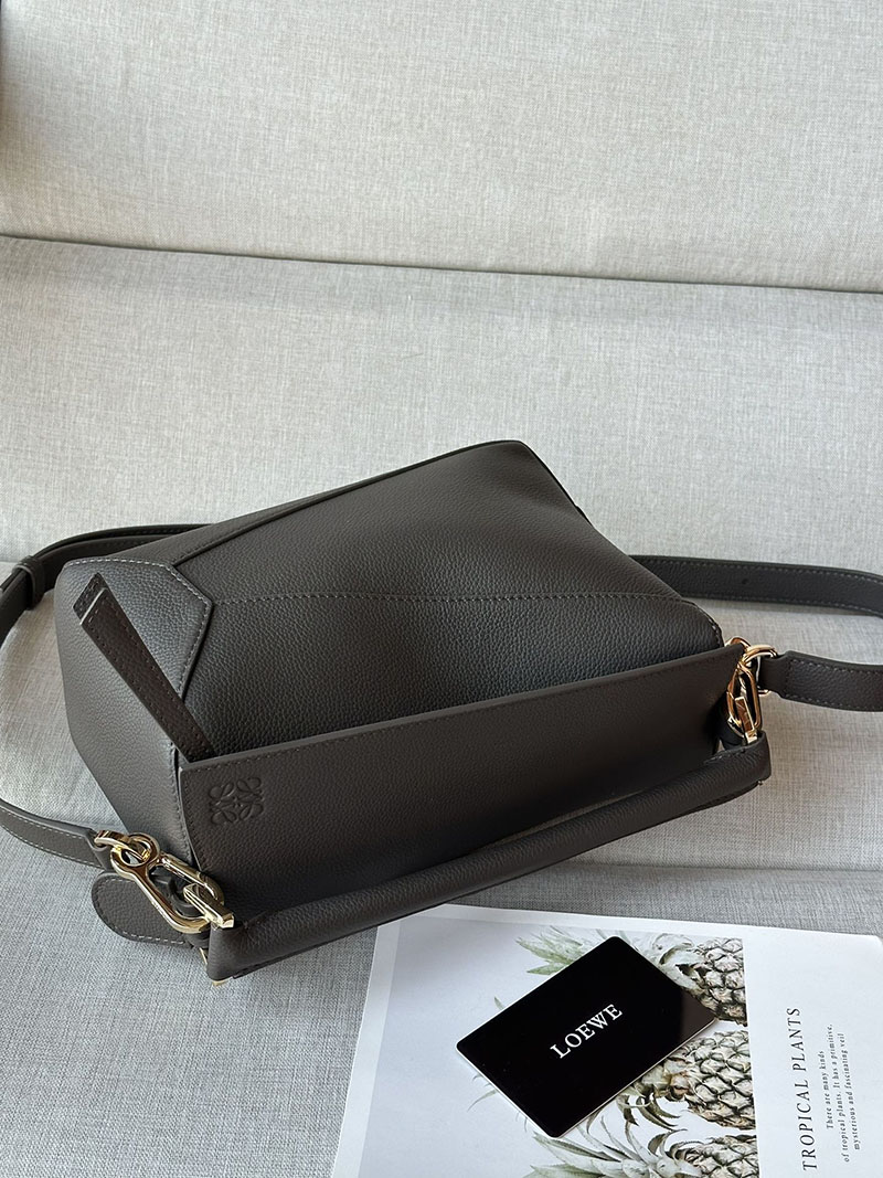 ロエベ パズルバッグ 人気色 LOEWE パズルバッグ スモール A510P60X30-1220 ダークグレー ソフトグレインカーフ ゴールド金具 - 画像 (5)