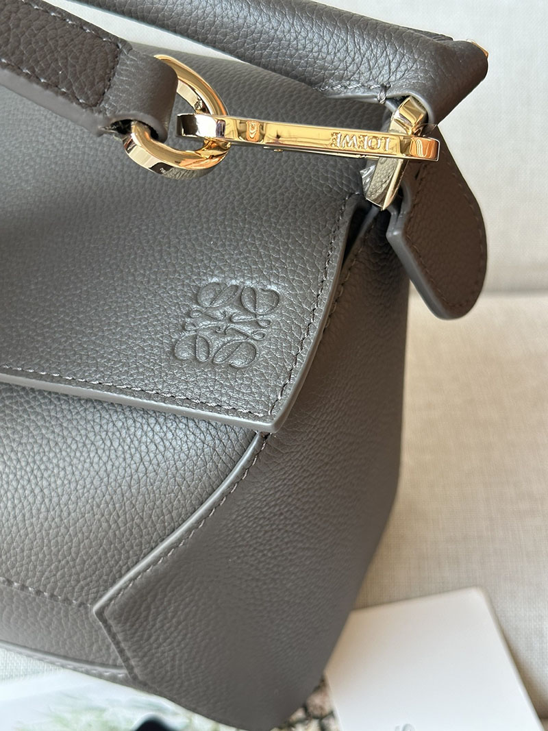 ロエベ パズルバッグ 人気色 LOEWE パズルバッグ スモール A510P60X30-1220 ダークグレー ソフトグレインカーフ ゴールド金具 - 画像 (3)