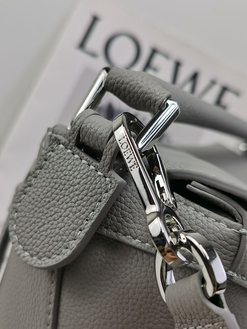 ロエベ パズルバッグ 人気色 LOEWE パズルバッグ スモール A510P60X77-1220 ダークグレー ソフトグレインカーフ シルバー金具 - 画像 (4)
