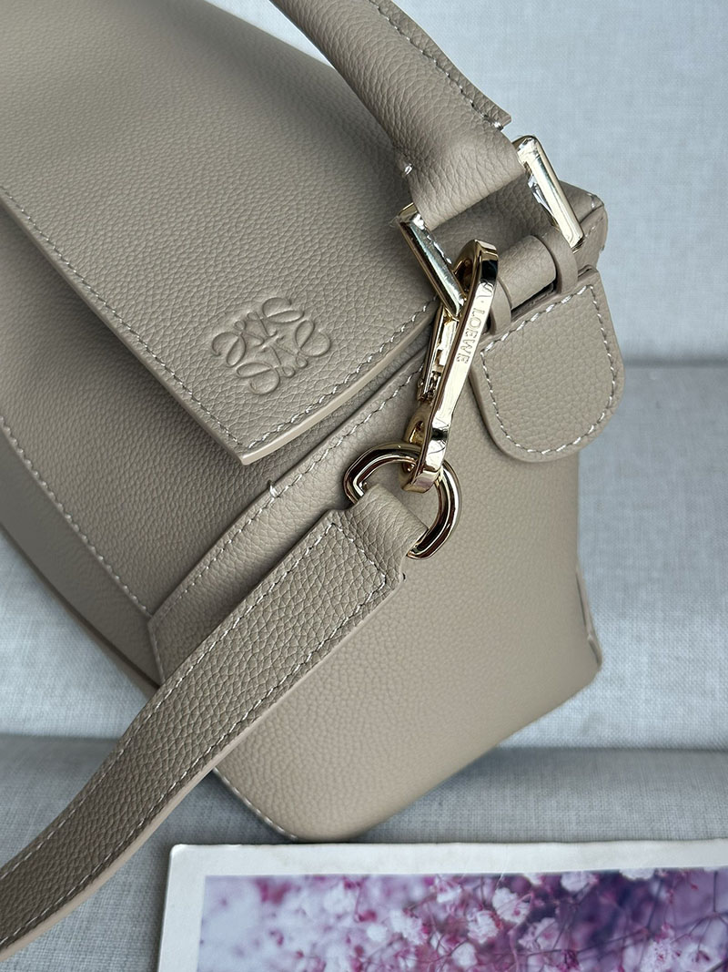 ロエベ パズルバッグ 人気色 LOEWE パズルバッグ スモール A510P60X30-2150 サンド ソフトグレインカーフ ゴールド金具 - 画像 (6)