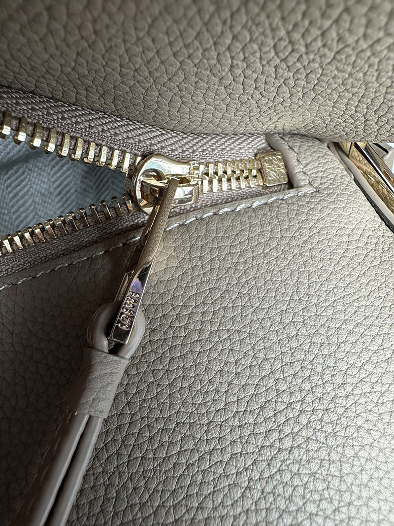 ロエベ パズルバッグ 人気色 LOEWE パズルバッグ スモール A510P60X30-2150 サンド ソフトグレインカーフ ゴールド金具 - 画像 (3)