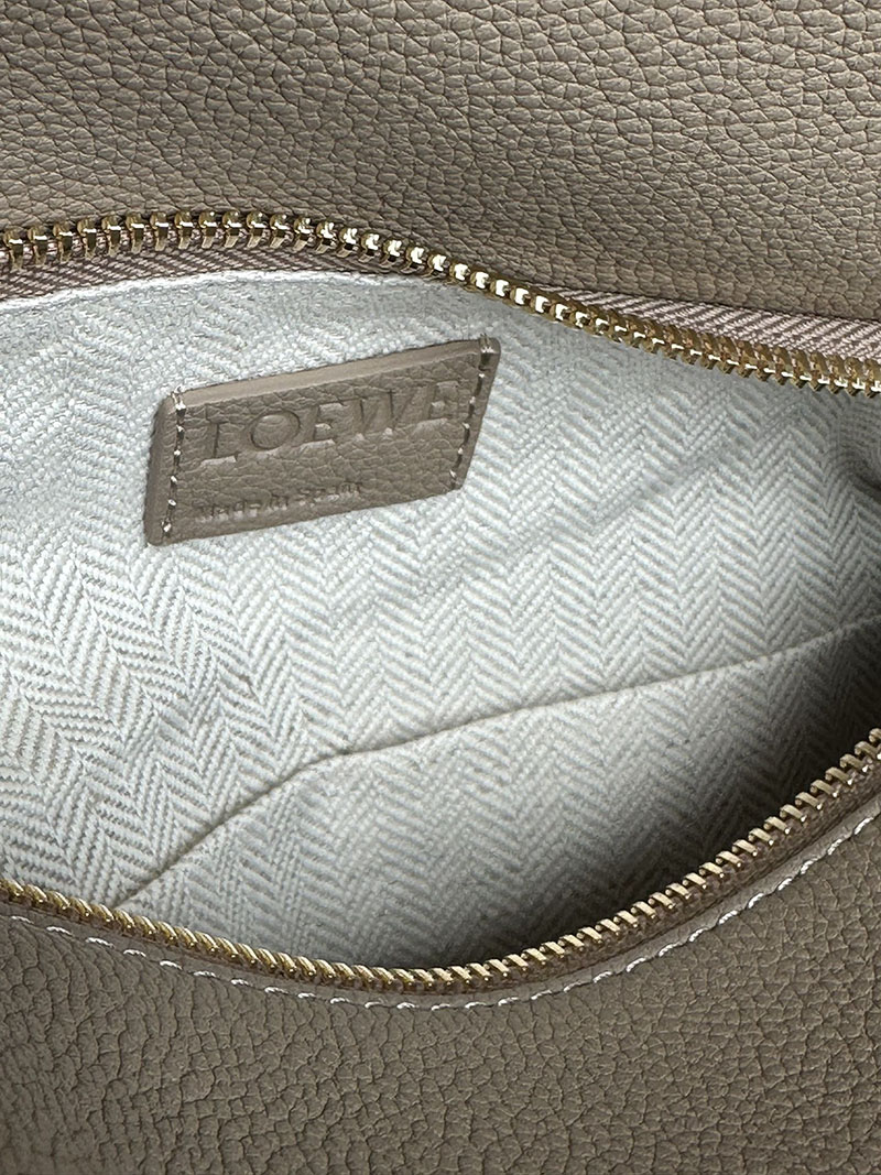ロエベ パズルバッグ 人気色 LOEWE パズルバッグ スモール A510P60X30-2150 サンド ソフトグレインカーフ ゴールド金具 - 画像 (2)