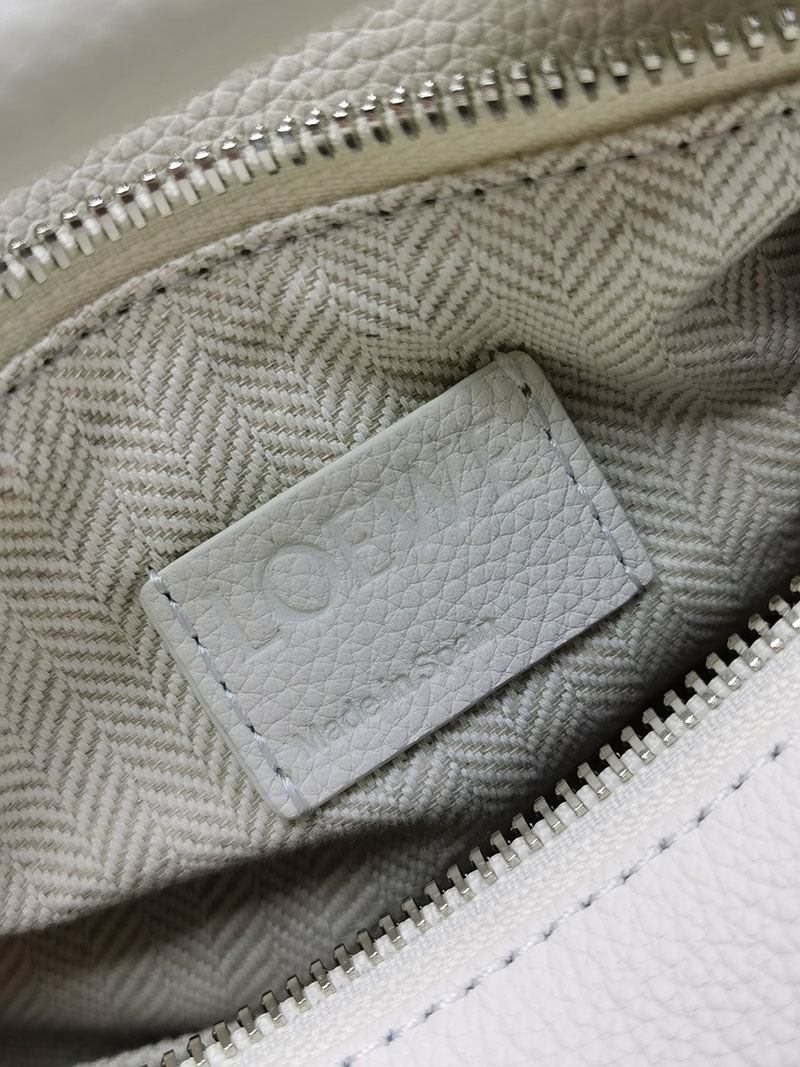 ロエベ パズルバッグ 人気色 LOEWE パズルバッグ スモール A510P60X77-9567 ソフトホワイト ソフトグレインカーフ シルバー金具 - 画像 (5)