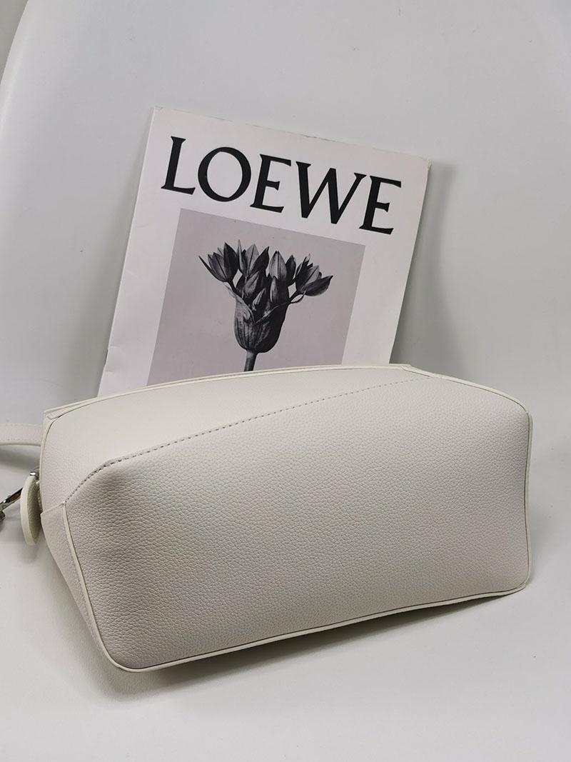 ロエベ パズルバッグ 人気色 LOEWE パズルバッグ スモール A510P60X77-9567 ソフトホワイト ソフトグレインカーフ シルバー金具 - 画像 (2)