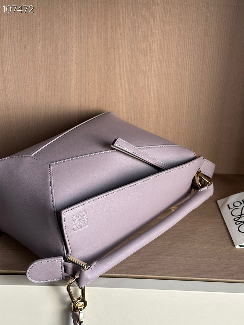 ロエベ パズルバッグ 人気色 LOEWE パズルバッグ スモール A510P60X30-5678 ライトパープル ソフトグレインカーフ ゴールド金具 - 画像 (6)