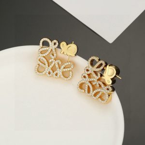 ロエベ ピアス 店舗