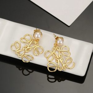 ロエベ ピアス 店舗