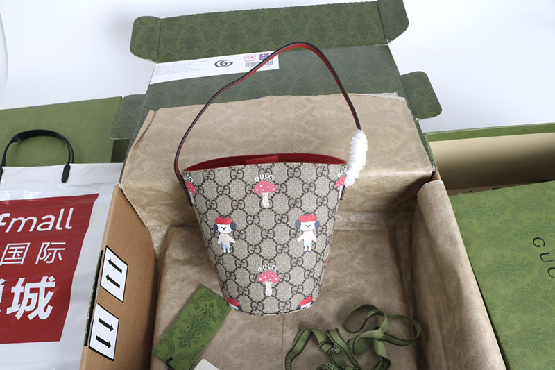 グッチ バッグ 未使用品 GUCCI キム・スンヨン GG プリント バケットバッグ 752356 FADWJ 9742 ベージュ/レッド 芸能人 バック 女性 - 画像 (9)