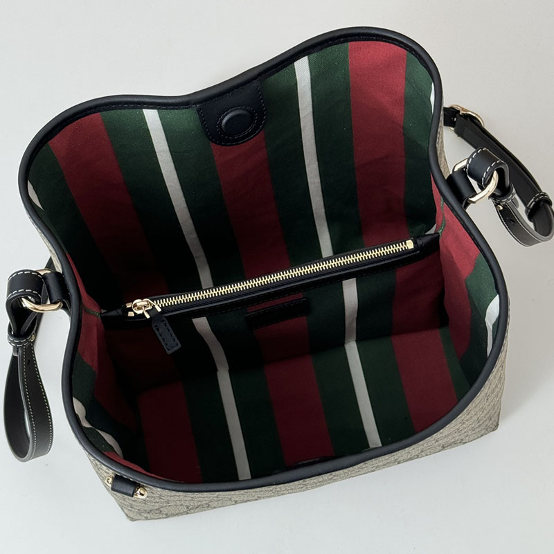 グッチ バッグ 未使用品 GUCCI GGエンブレム スモール ショルダーバッグ 815103 FAD6L 9741 ベージュ/ブラック 芸能人 バッグブランド - 画像 (2)