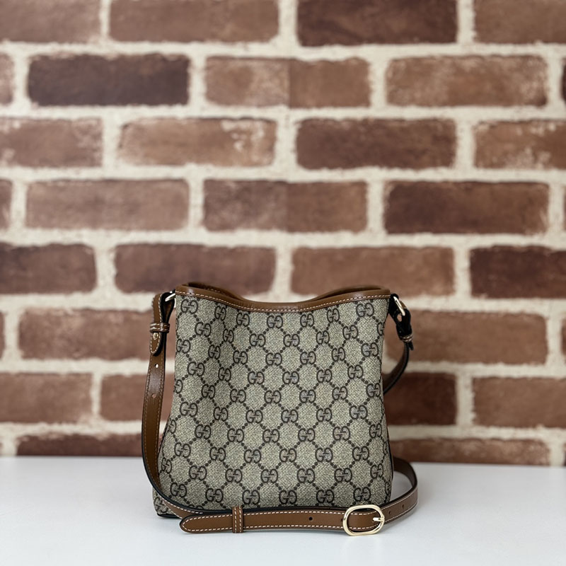 グッチ バッグ 未使用品 GUCCI GGエンブレム ミニ バケットバッグ 815118 FAD6L 9758 ベージュ/ブラウン ミニショルダーバッグ 芸能人 - 画像 (8)