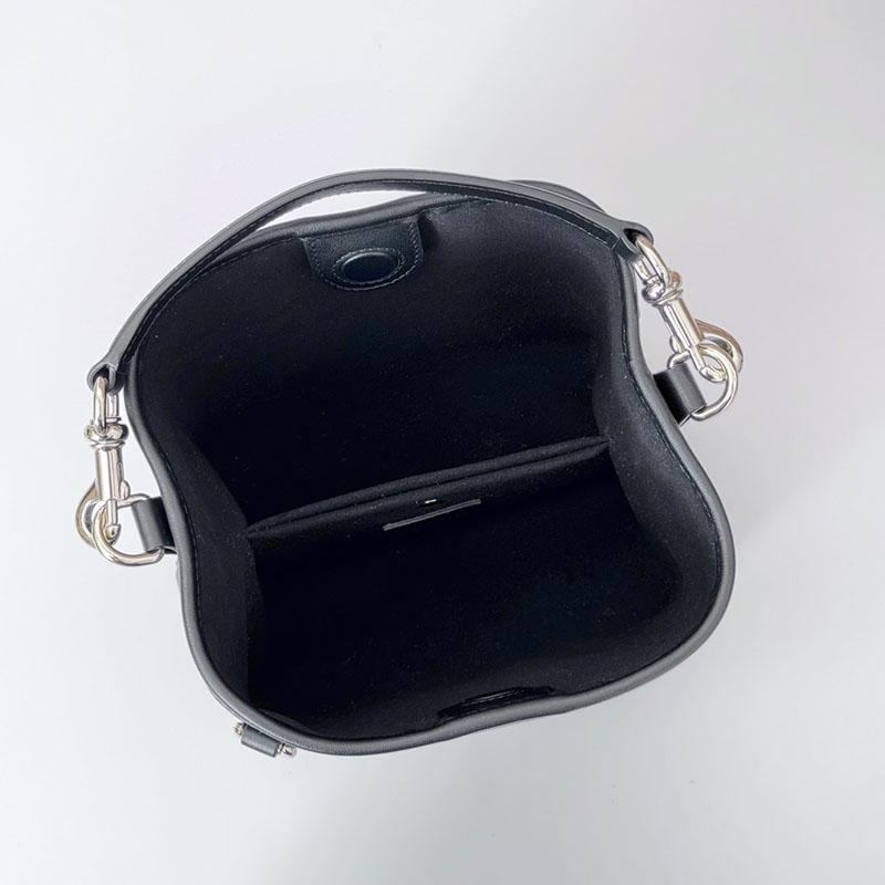 グッチ バッグ 未使用品 GUCCI GGエンブレム ミニ バケットバッグ 815118 AAEC2 1000 ブラック ミニショルダーバッグ 芸能人 - 画像 (3)