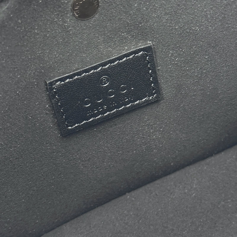 グッチ バッグ 未使用品 GUCCI GGエンブレム ミニ バケットバッグ 815118 AAEC2 1000 ブラック ミニショルダーバッグ 芸能人 - 画像 (2)