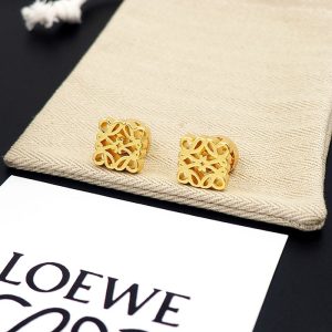 ロエベ ピアス レディース