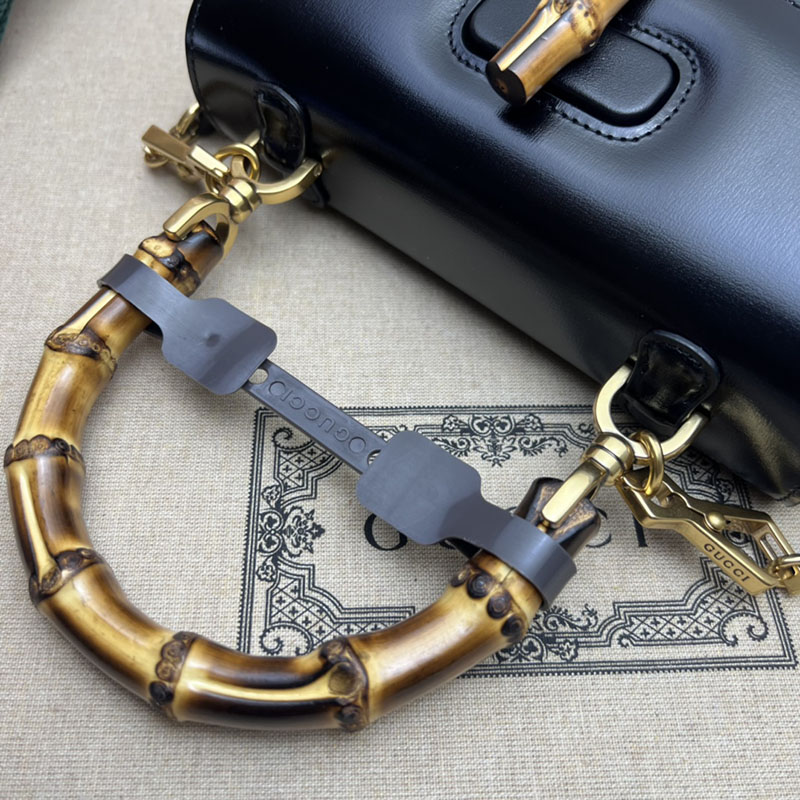 グッチ バッグ 未使用品 GUCCI バンブー 1947 スモール トップハンドルバッグ 675797 AADHF 1060 ブラック ハイ ブランド 一覧 - 画像 (4)