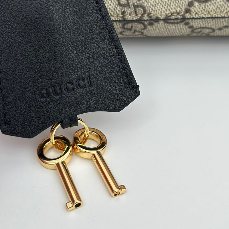 グッチ バッグ 未使用品 GUCCI パドロック GG ミディアム ショルダーバッグ 795113 KHNKG 9765 ベージュ&ブラック ハイブランドバッグ 人気ランキング - 画像 (5)