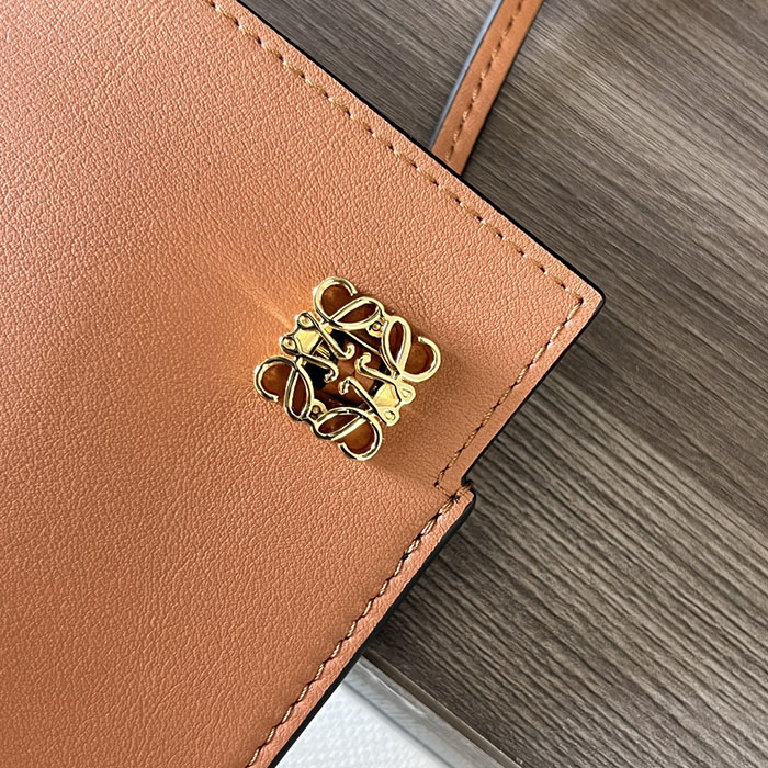 ロエベ バッグ 新作 2024 LOEWE ダイス ポケット C630R12X01-4783 ブラウニー クラシックカーフ ゴールド金具 - 画像 (6)