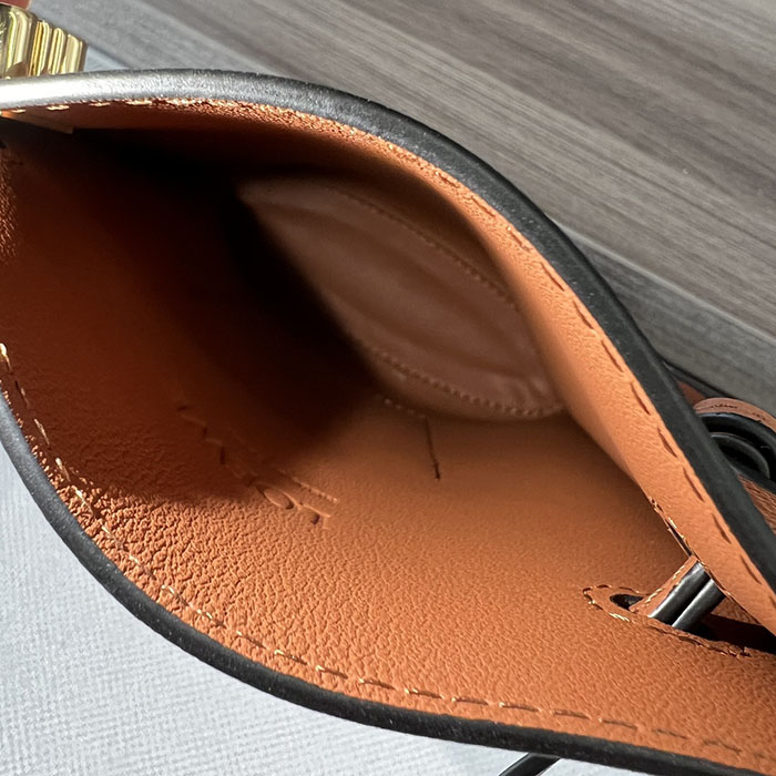 ロエベ バッグ 新作 2024 LOEWE ダイス ポケット C630R12X01-4783 ブラウニー クラシックカーフ ゴールド金具 - 画像 (2)