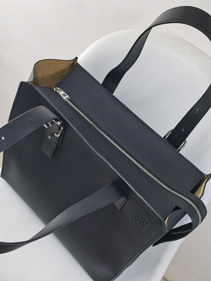 ロエベ トートバッグ 人気 LOEWE バックル ジッパー トートバッグ B692K99X02-5544 ディープネイビー ソフトグレインカーフ シルバー金具 - 画像 (7)