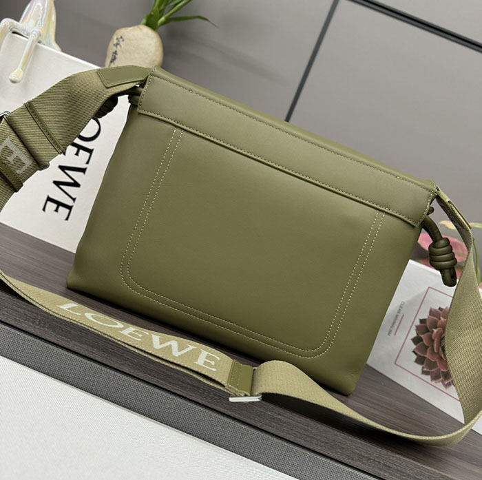 ロエベ メッセンジャーバッグ メンズ LOEWE フラメンコ-サッチェル B411FSAX04-8795 オリーブ シャイニーサプルカーフ シルバー金具 - 画像 (8)