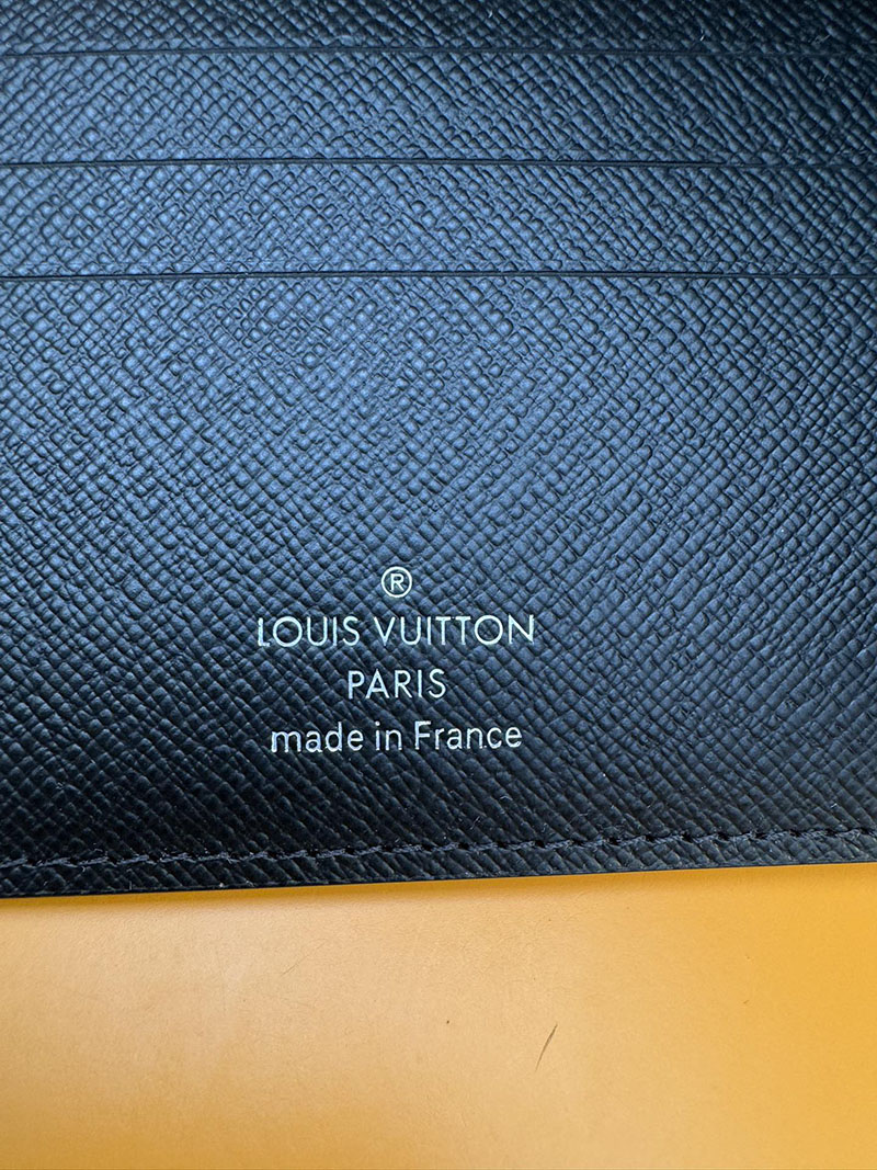 並行輸入品 ルイヴィトン ポルトフォイユ・ミュルティプル M30531 RFID タイガ・レザー ブラック 財布 メンズ 二つ折り 小銭入れあり - 画像 (3)