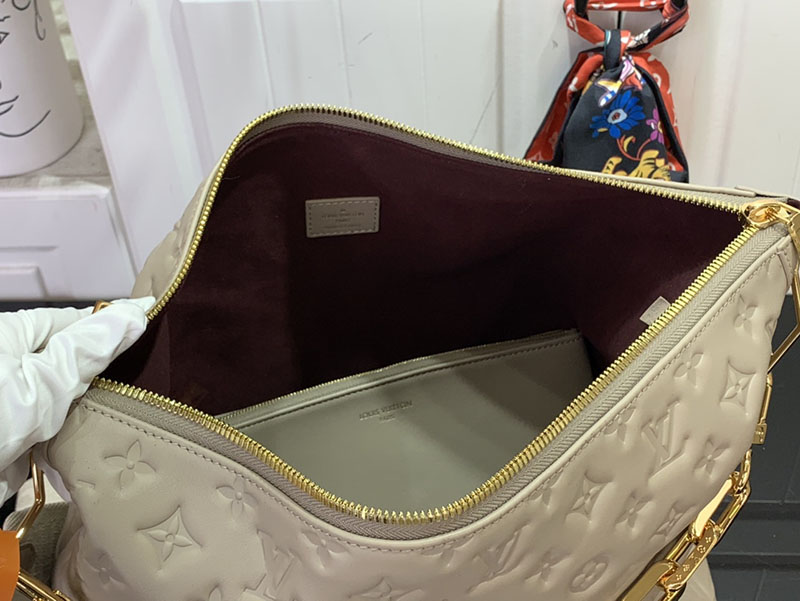 ルイヴィトン Coussin Hobo MM トゥルトレール M13843 モノグラム ゴールド金具 ルイヴィトン ロウキーホーボー 口コミ - 画像 (3)