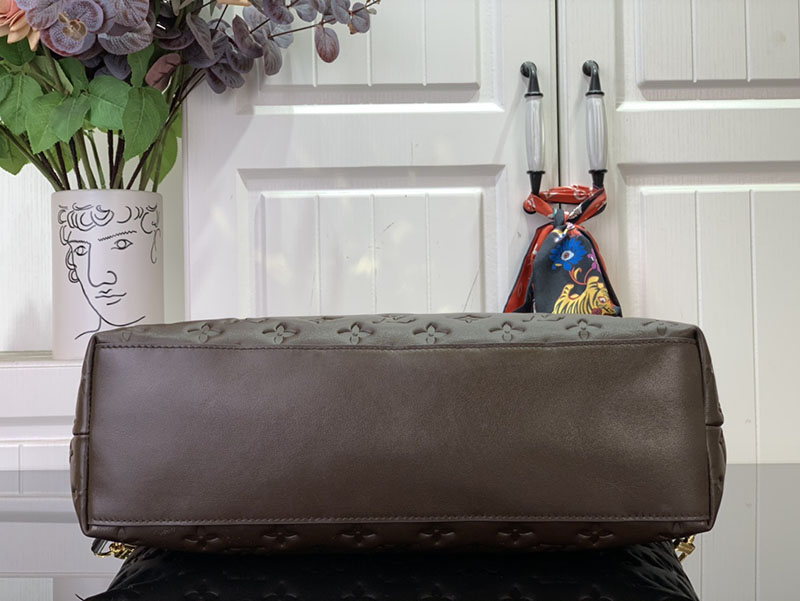 ルイヴィトン Coussin Hobo MM ショコラ M12072 モノグラム ゴールド金具 ルイヴィトン ロウキーホーボー 口コミ - 画像 (7)
