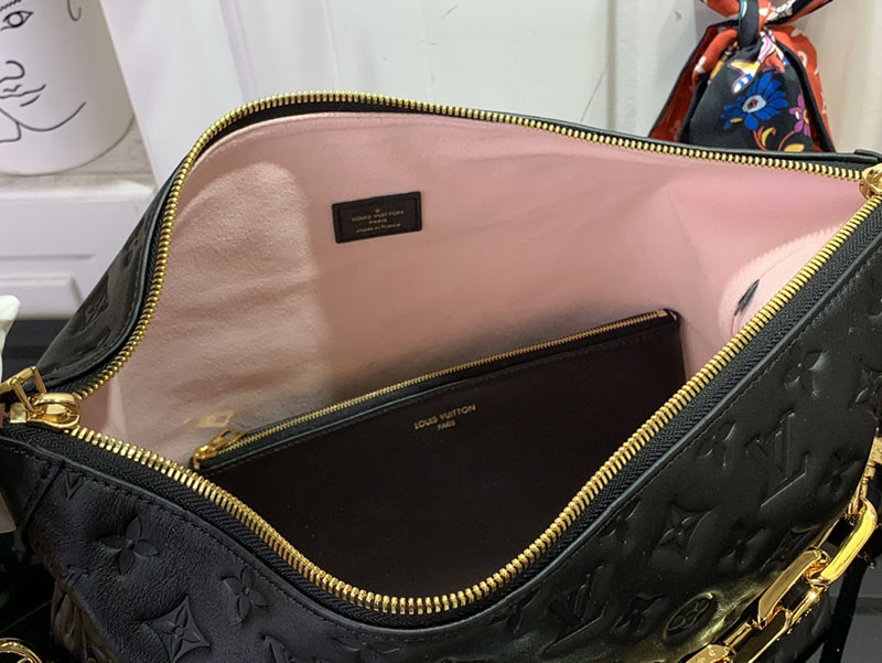 ルイヴィトン Coussin Hobo MM ブラック M12068 モノグラム ゴールド金具 ルイヴィトン ロウキーホーボー 口コミ - 画像 (3)
