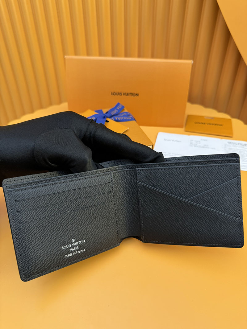 並行輸入品 ルイヴィトン ポルトフォイユ・ミュルティプル M61695 RFID モノグラム ブラック/グレー 財布 メンズ 二つ折り 小銭入れあり - 画像 (4)
