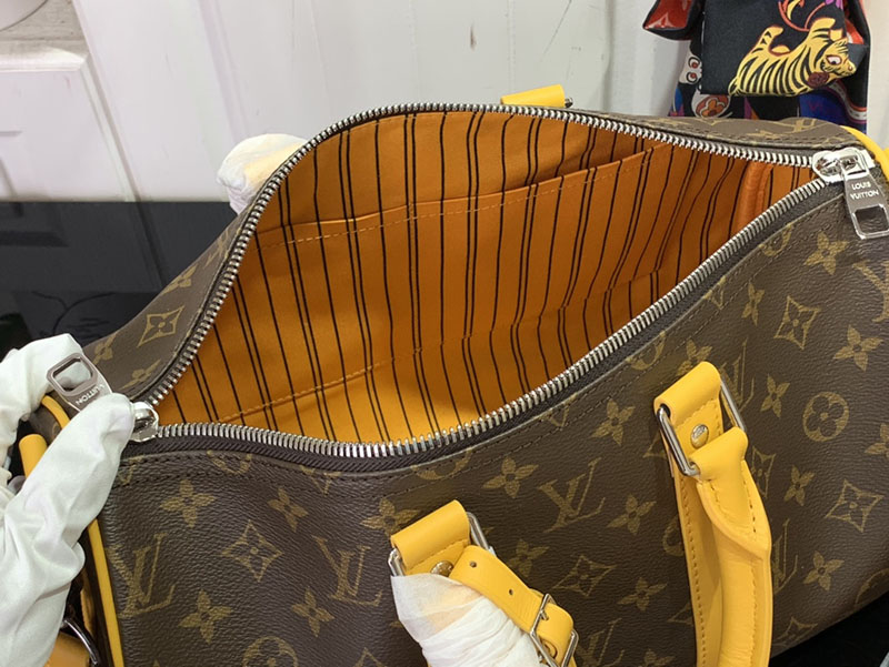 ルイヴィトン キーポル・バンドリエール 35 サフラン イエロー M13201 モノグラム シルバー金具 キーポル35 使い勝手 - 画像 (2)