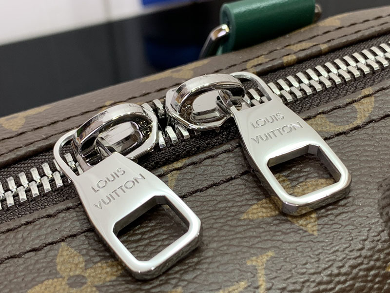 ルイヴィトン キーポル・バンドリエール 35 ボルネオ グリーン M12765 モノグラム シルバー金具 キーポル35 使い勝手 - 画像 (7)