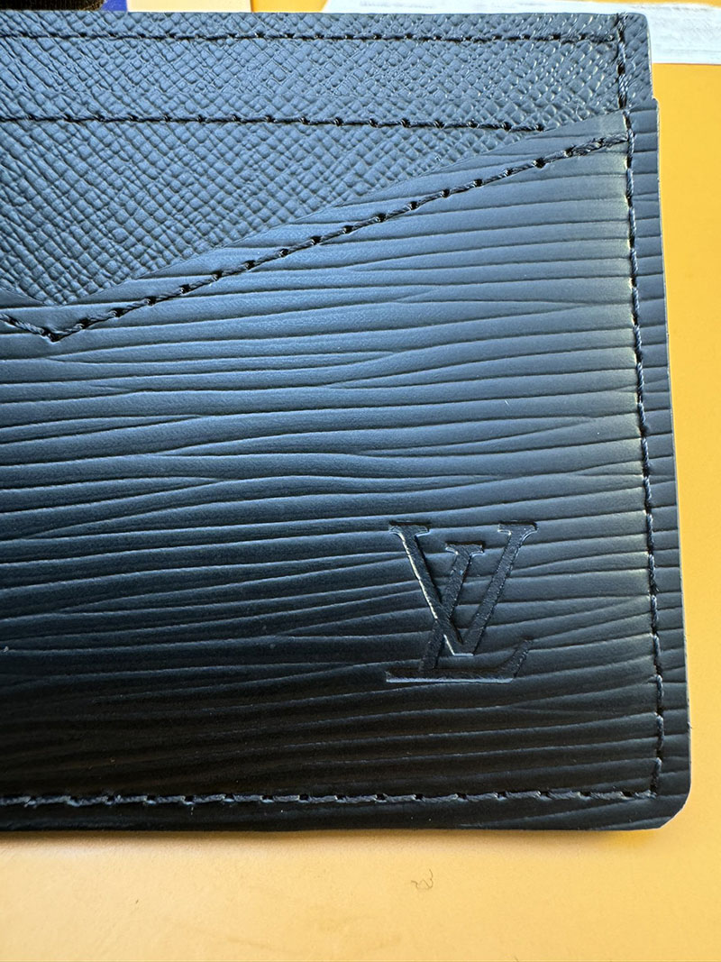 並行輸入品 ルイヴィトン カードケース ポルト カルト・サーンプル M32730 RFID タイガ・レザー ブラック ルイヴィトン エピ 名刺入れ 定価 - 画像 (6)