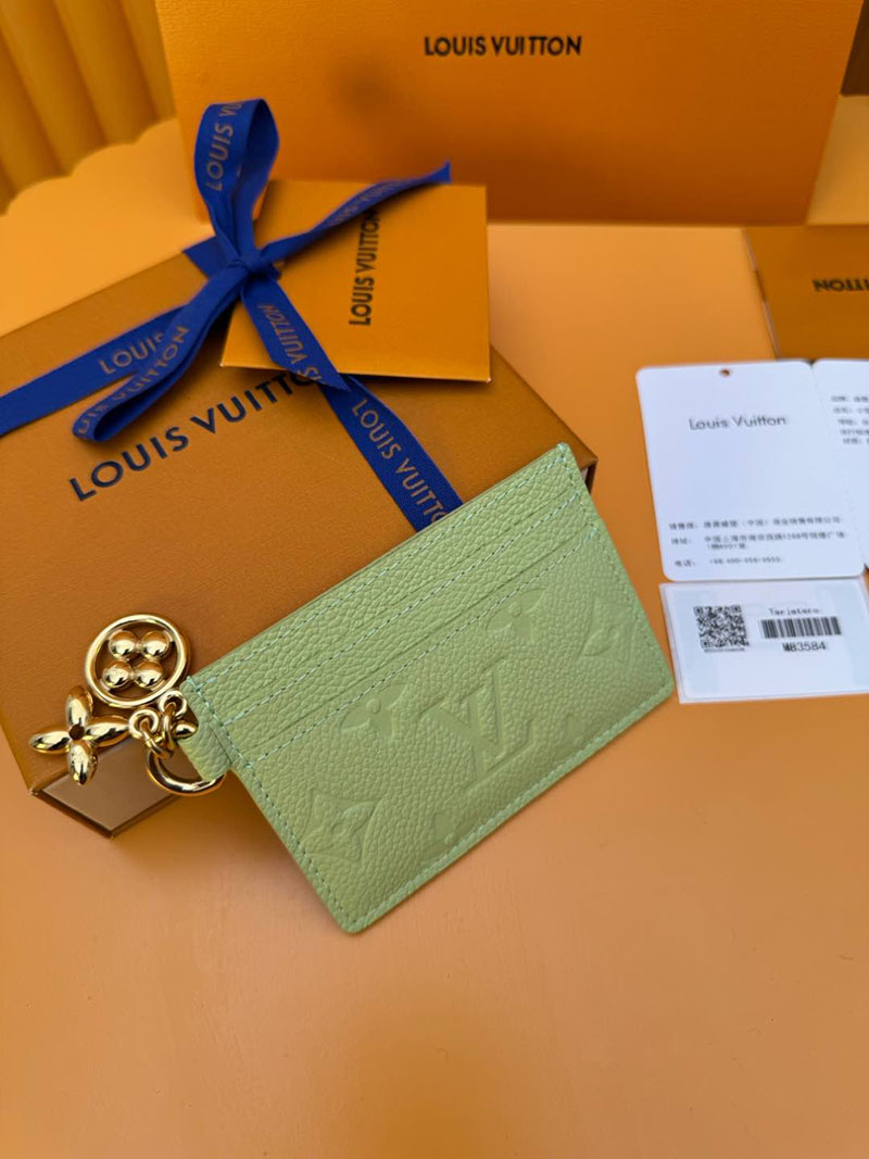 並行輸入品 ルイヴィトン アンプラント ポルト カルト・LV チャーム M83584 RFID モノグラム ジェイド グリーン ヴィトン カードケース 使い方 - 画像 (7)