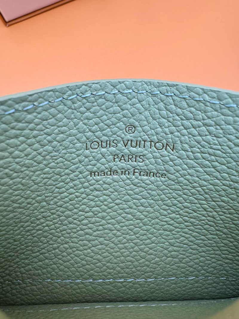 並行輸入品 ルイヴィトン アンプラント ポルト カルト・LV チャーム M83584 RFID モノグラム ジェイド グリーン ヴィトン カードケース 使い方 - 画像 (6)