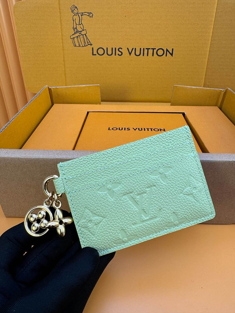 並行輸入品 ルイヴィトン アンプラント ポルト カルト・LV チャーム M83584 RFID モノグラム ジェイド グリーン ヴィトン カードケース 使い方 - 画像 (4)