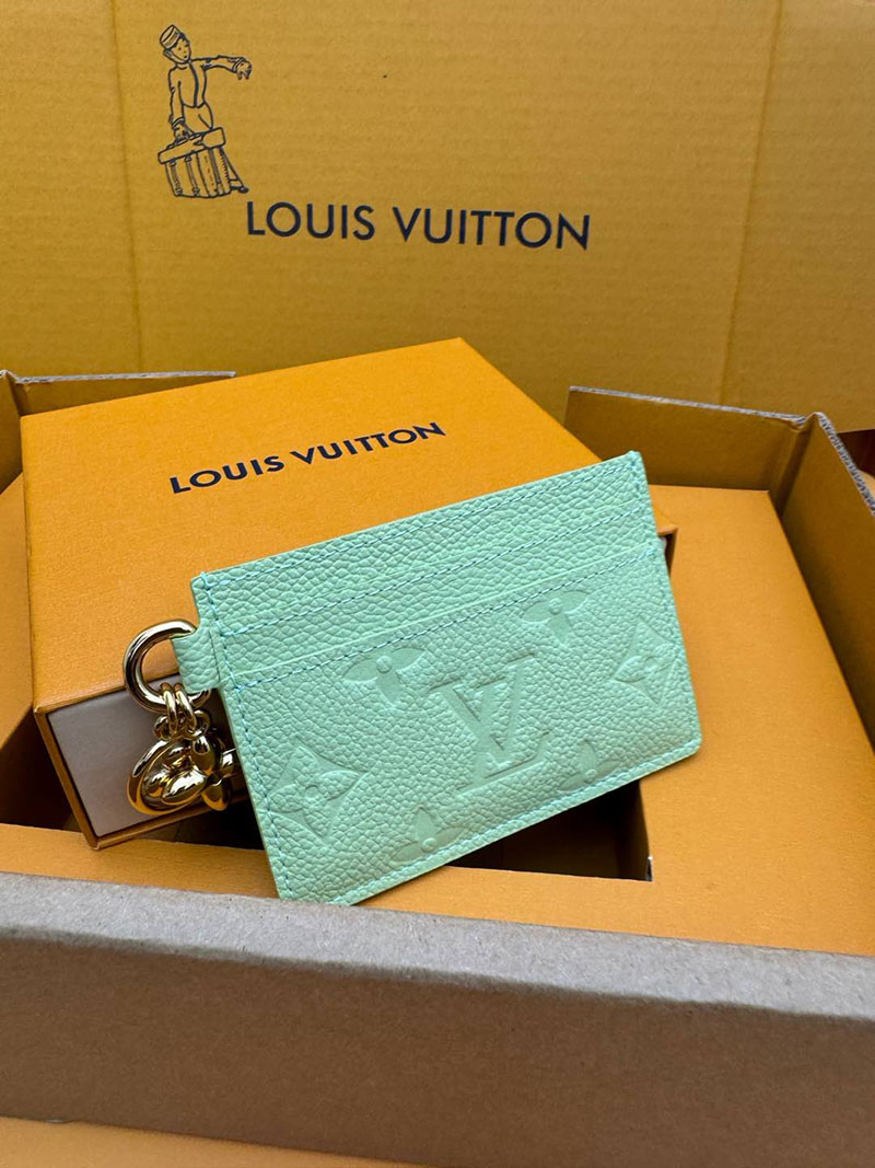 並行輸入品 ルイヴィトン アンプラント ポルト カルト・LV チャーム M83584 RFID モノグラム ジェイド グリーン ヴィトン カードケース 使い方 - 画像 (2)