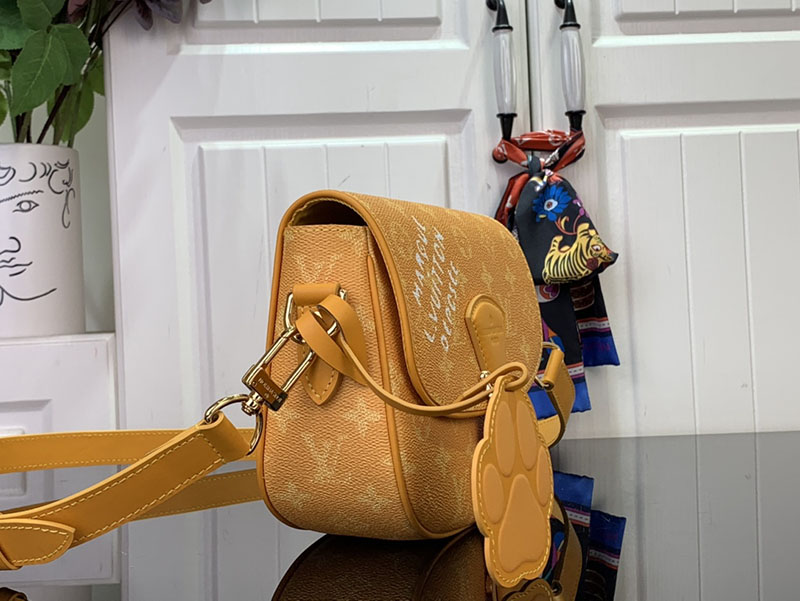 ルイヴィトン モンスリ・メッセンジャー イエロー M12694 モノグラム ゴールド金具 メッセンジャーバッグ メンズ 人気ランキング - 画像 (9)