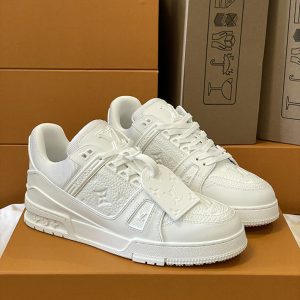 靴 安い ブランド スニーカー
