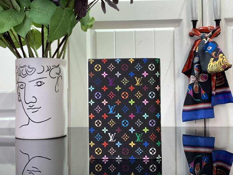村上隆 ルイヴィトン LV × TM パスポートカバー クーヴェルテュール・パスポール NM マルチカラー M13414 モノグラム ルイヴィトン 村上隆 2025 財布 - 画像 (8)